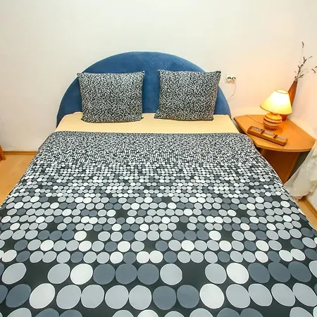 Apartman Una *